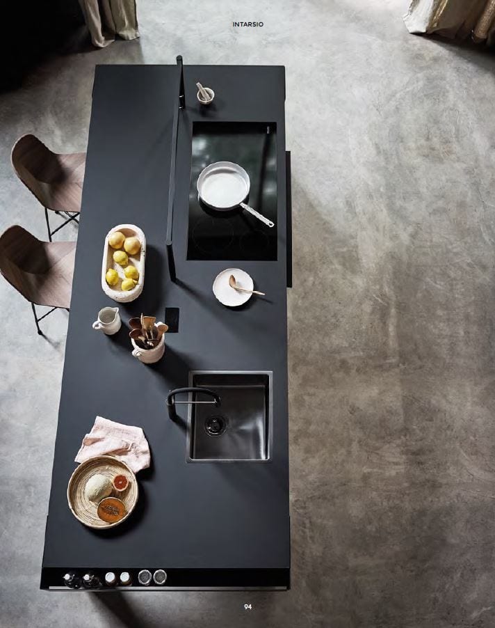 Intarsio — контрастные материалы фасада