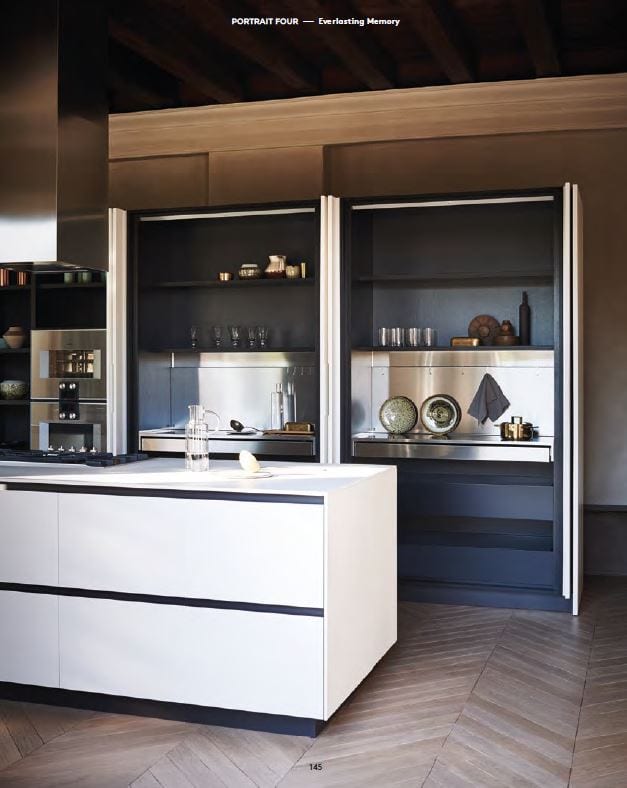 Maxima 2.2 — архитектурная строгость и богатство материалов