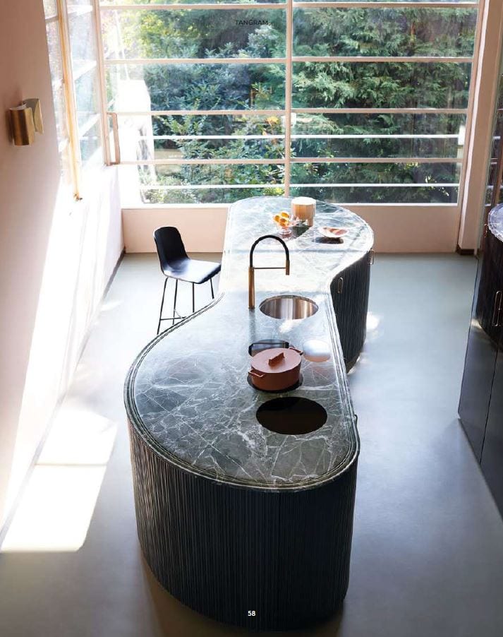 Tangram — плавные контуры острова